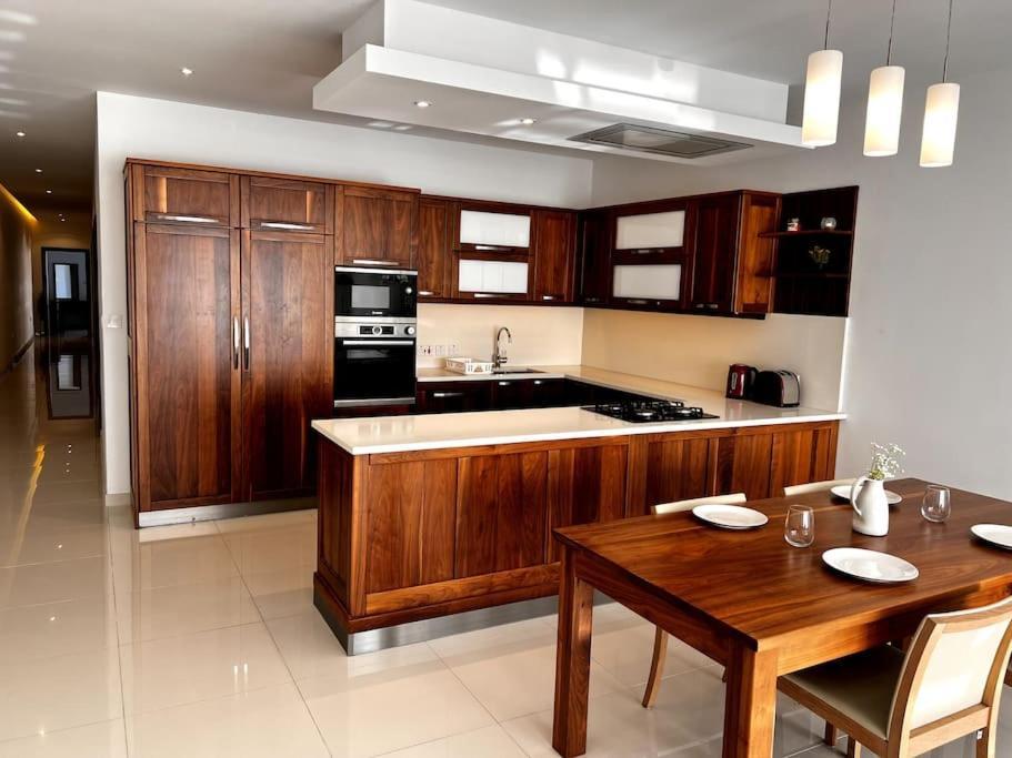 Viewline Seaview Modern 3 Bedroom Apartment 马尔萨什洛克 外观 照片